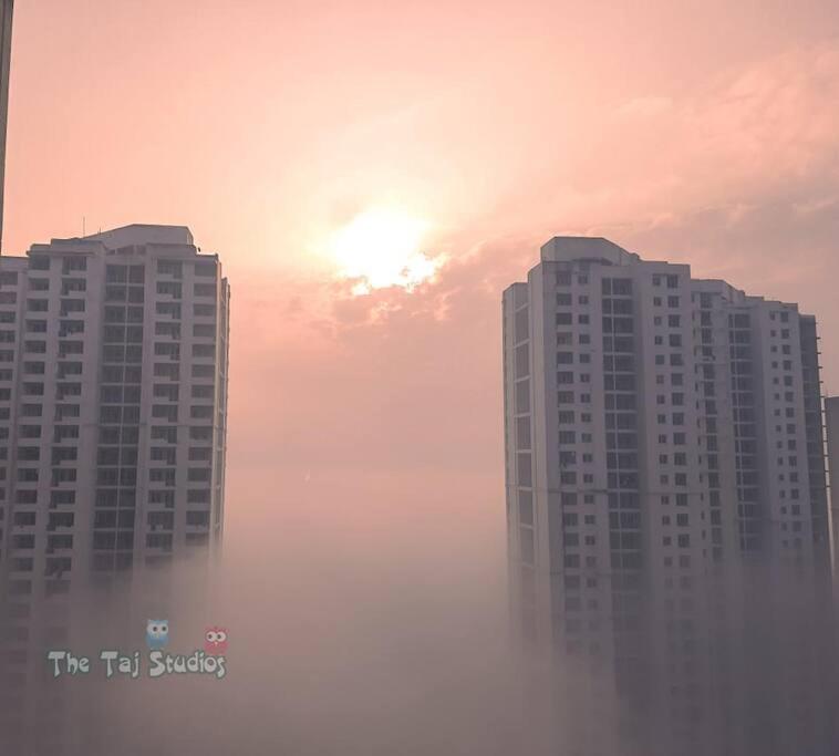 Top Luxury & Couple Friendly Stay Gp By Taj Suites & Studios #New Year Party & Stay Noida Luaran gambar
